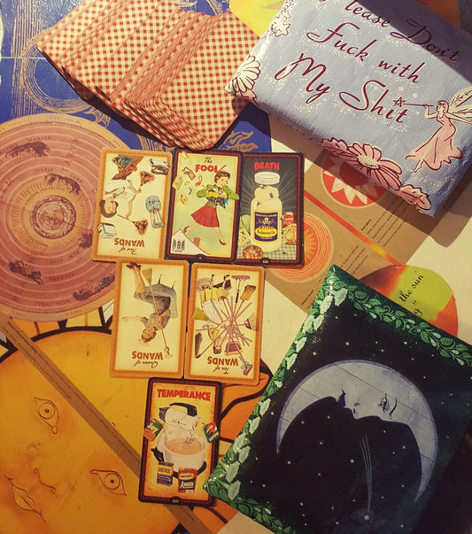 What's in my bag: Tarot cards