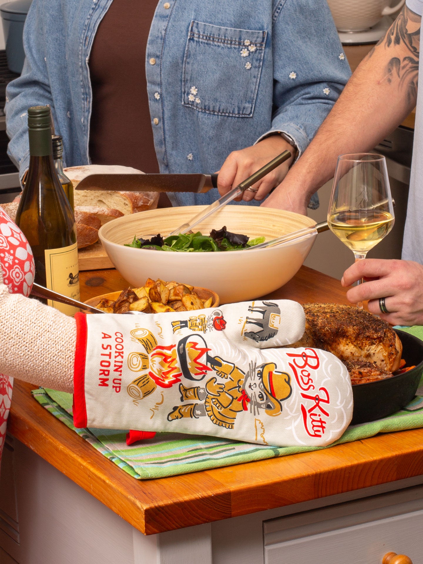 Boss Kitty Oven Mitt – Blue Q